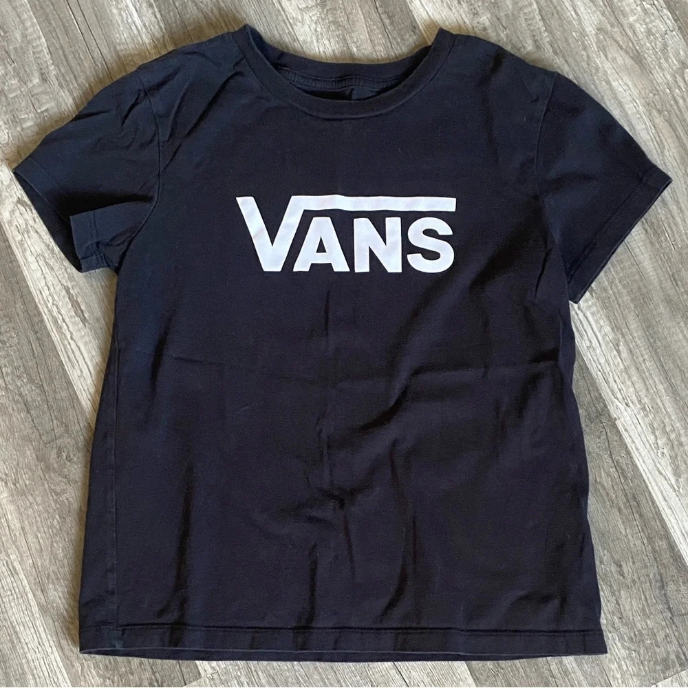 Vans Women's Black Short Sleeve Tee - Picture 3 of 3